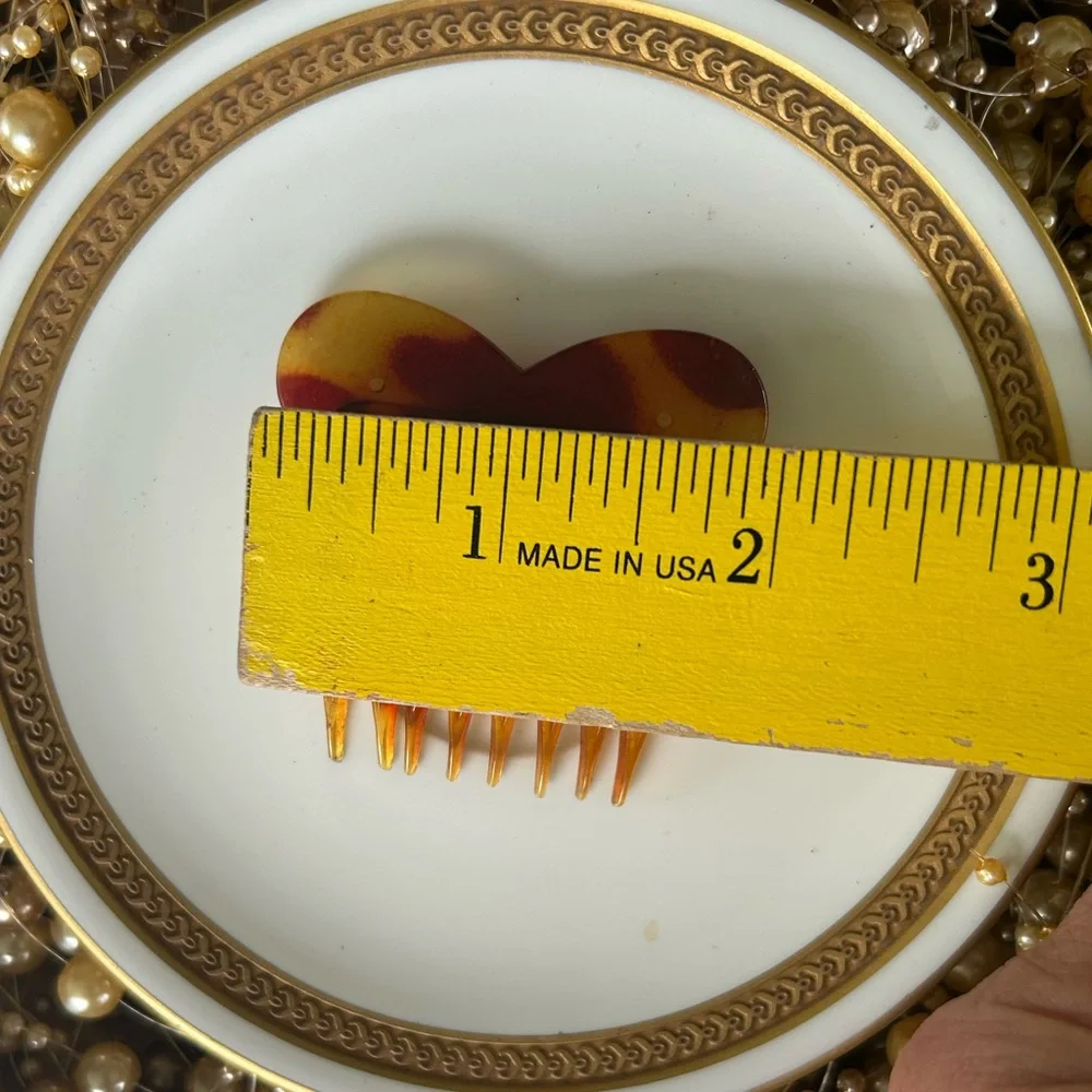 Vintage Heart-Shaped Tortoiseshell Hair Comb